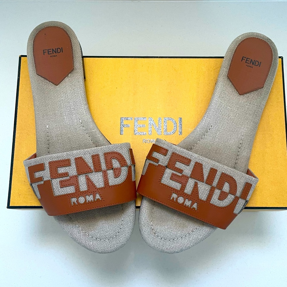 Fendi Signature Bicolor Logo Slide Sandal  in 39.5 - OPEN TO REASONABLE OFFERS